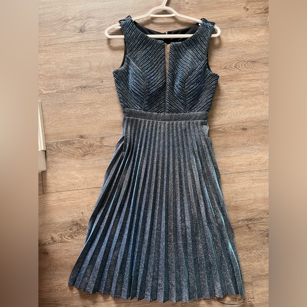 Elegant Blue Pleated Sparkling Dress